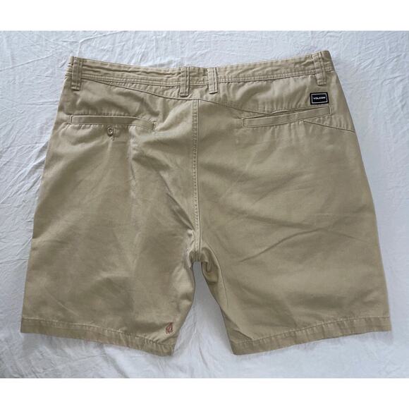 Volcom Flat Front Vmonty Chino Skate Shorts. Beige, Men's Size 40. EUC!! - Picture 4 of 5